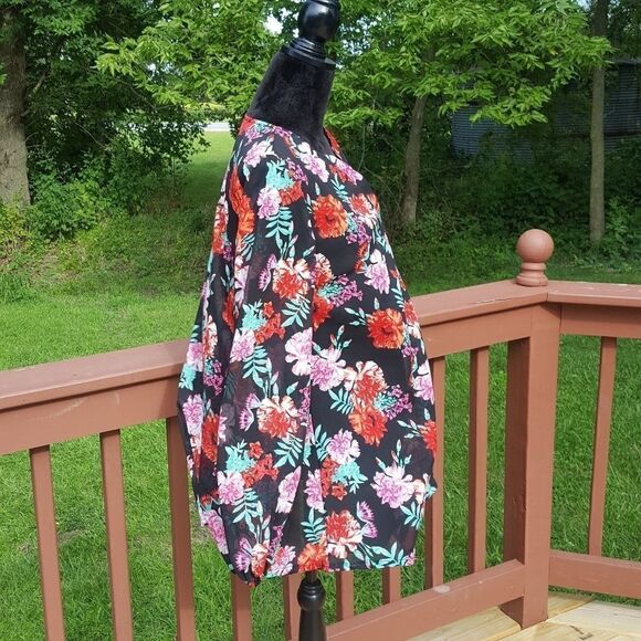 Derek Heart Woman's Floral Black Pullover Sheer Blouse Coverup Top sz Med - Picture 5 of 12